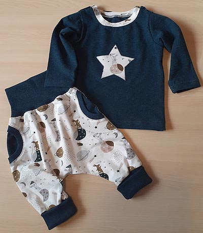 Langarmshirt ohne/mit Applikation